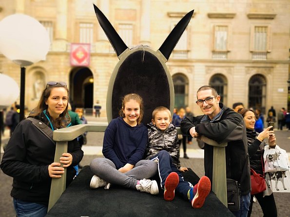 Family Private Tour: Churros, Hot Chocolate & Games in Barcelona - Jardins del Doctor Fleming: the snack-and-play breather