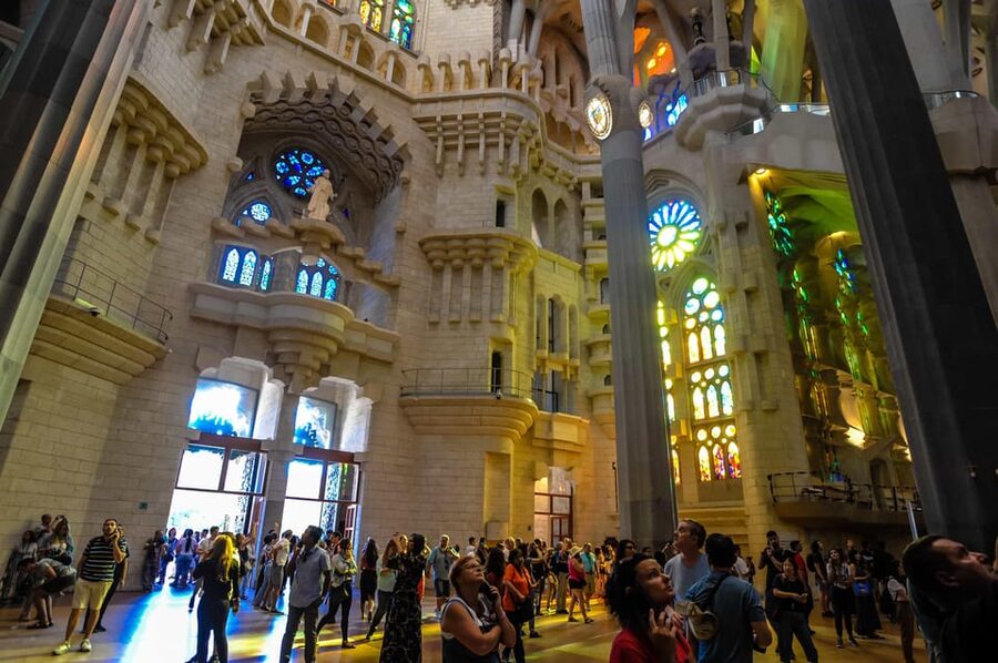 Fast Track: Sagrada Familia & Barcelona Full-Day Tour - Key reasons this Fast Track day tour works