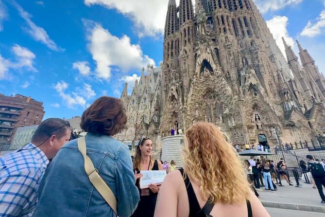 Fast Track Sagrada Familia Guided Tour - Security and crowd reality inside Barcelona