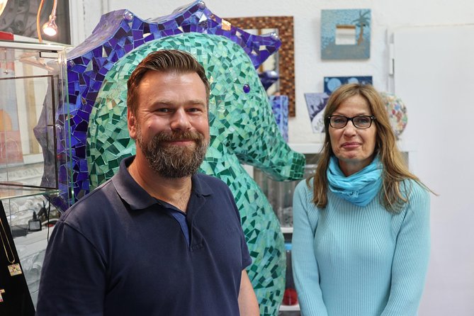 Feel like Gaudí: Barcelona Mosaic Workshop with Tour - Casa Milà (La Pedrera): How the Guide Teaches the Facade