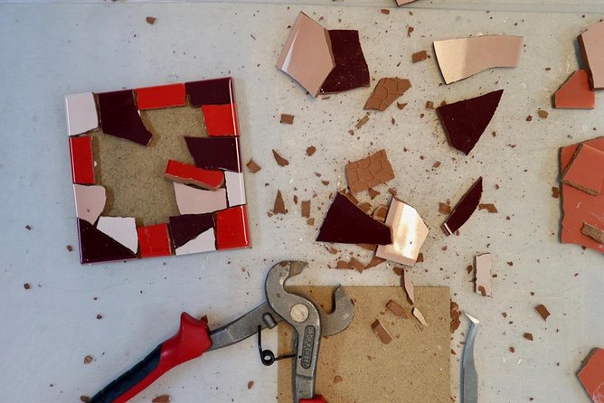 Feel like Gaudí: Barcelona Mosaic Workshop with Tour - El Born Finish and Mosaiccos: The Moment the Walk Becomes a Souvenir