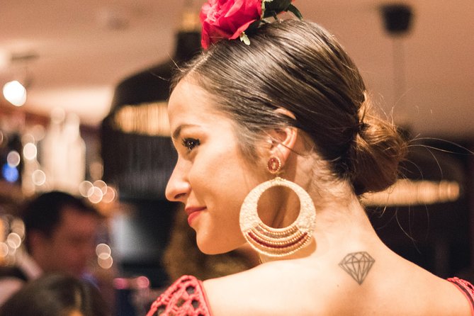 Flamenca Photoshoot - Dress Try-Ons and Hair Styling That Changes Everything
