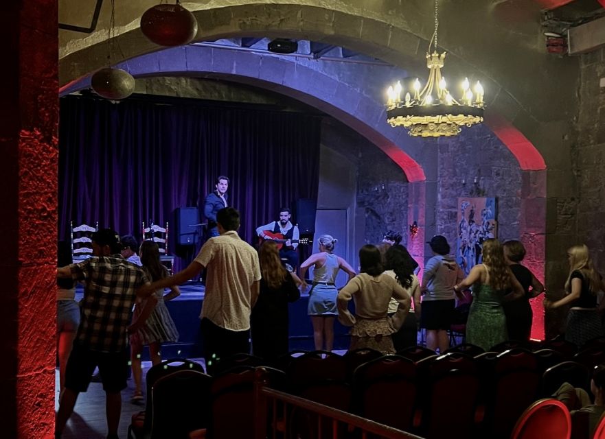 Flamenco Experience (30 minute masterclass) - Participate or Watch: Choose the Style That Fits You