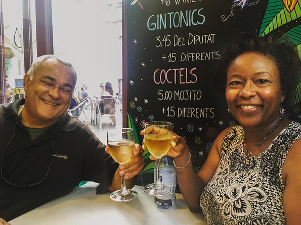 Food & Drink Private Tour of Barcelona in Traditional Taverns - How the guide turns tastings into actual Barcelona understanding