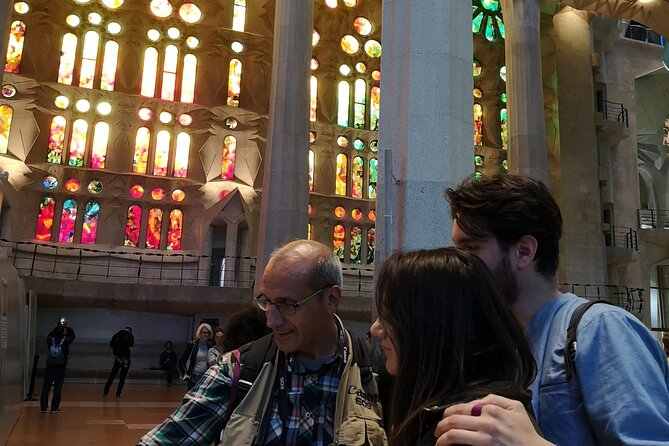 Food & Drink Tasting Private Tour & Sagrada Familia Skip the Line - Guides you might meet, and why their style shows up in the food