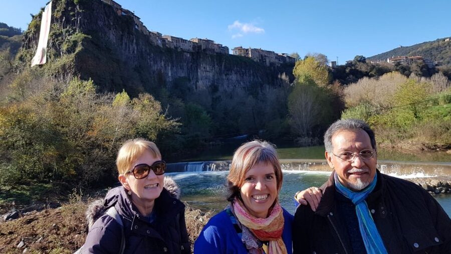 From Barcelona: Besalú & Medieval Towns Tour w/ Hotel Pickup - Castellfollit de la Roca: the cliffside photo stop people remember