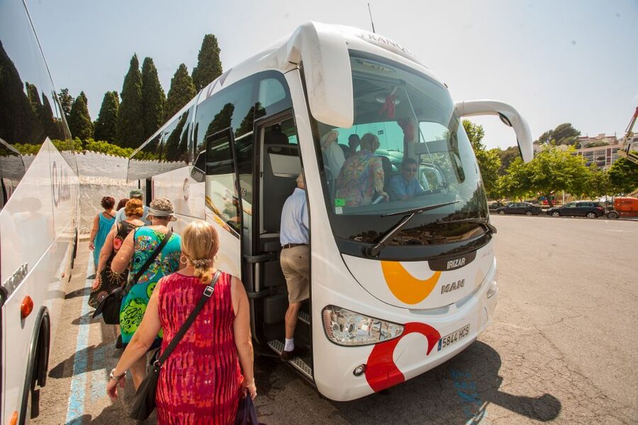 From Barcelona: Costa Brava Day Tour with Boat Trip - Costa Brava by Bus and Boat, what makes it work