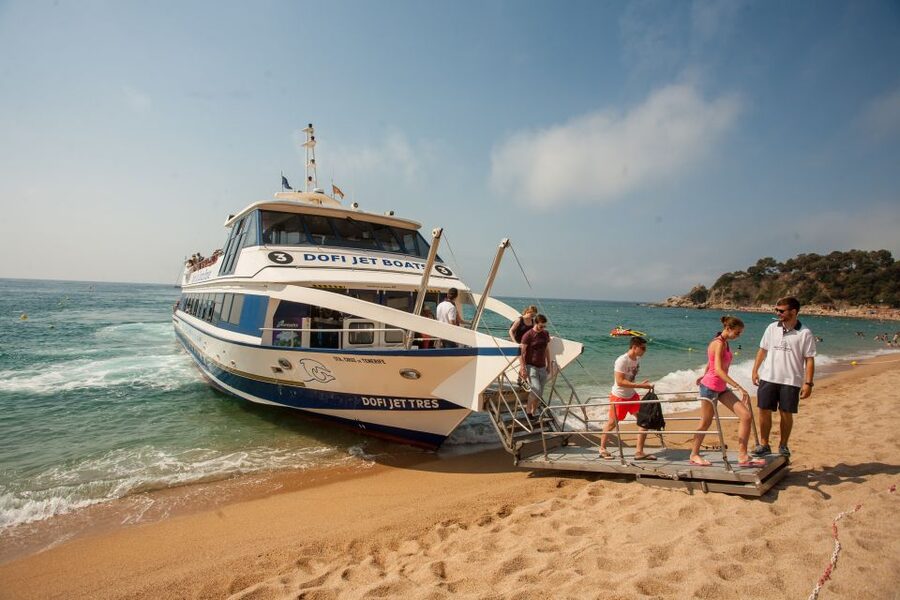 From Barcelona: Costa Brava Day Tour with Boat Trip - Boarding the Dofijets boat cruise: cliffs and coves in real scale