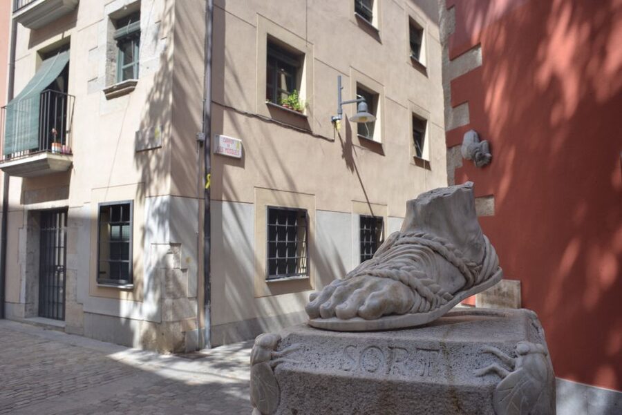 From Barcelona: Costa Brava & Girona Small Group Day Trip - Leaving Barcelona, and how the van ride helps