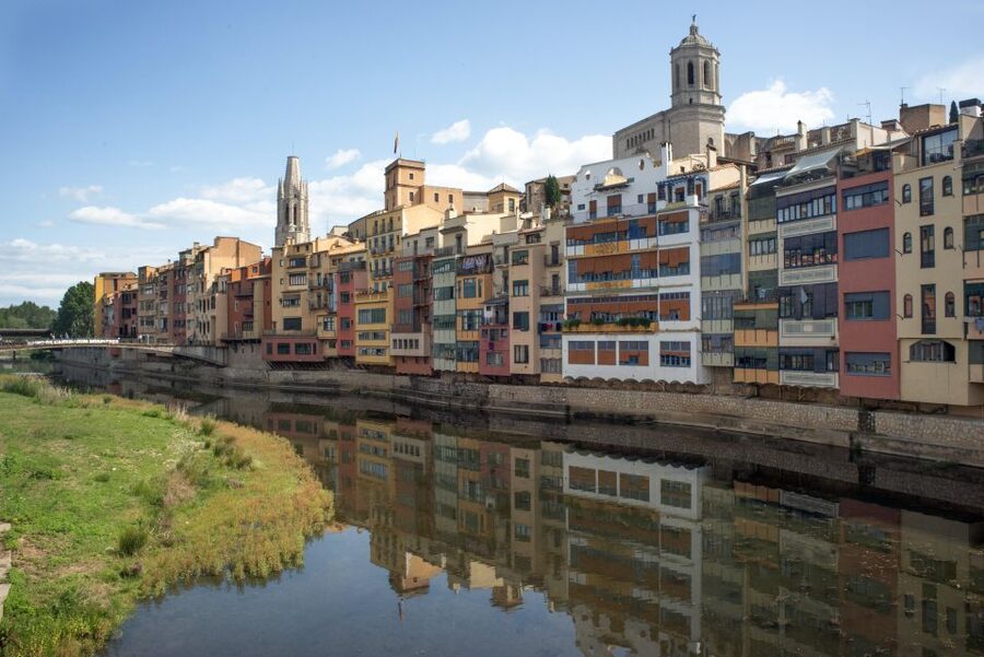 From Barcelona: Dalí and Medieval Girona Private Day Trip - The Roman wall walk and tower gardens: where the day slows down