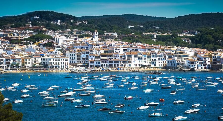 From Barcelona: Girona and Costa Brava Day Tour - Enter Girona: cathedral views, the Jewish Call, and the Arab Baths