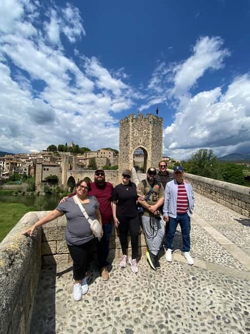 From Barcelona: Girona, Besalú & Castellfollit Day Trip - Pg. de Gràcia meet-up, then the ride out of the city