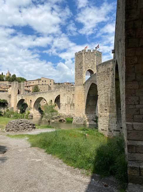 From Barcelona: Girona, Besalú & Castellfollit Day Trip - Besalú walking tour: the Romanesque bridge, Miqvé, and Sant Pere