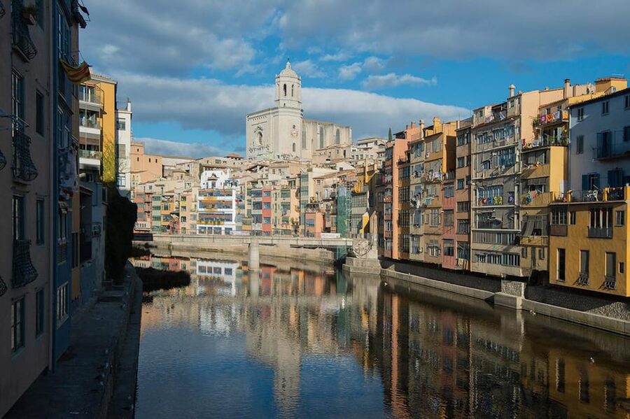 From Barcelona: Girona & Costa Brava Game of Thrones Tour - Pickup, Vehicle, and the Real Timing of an 11-Hour Route