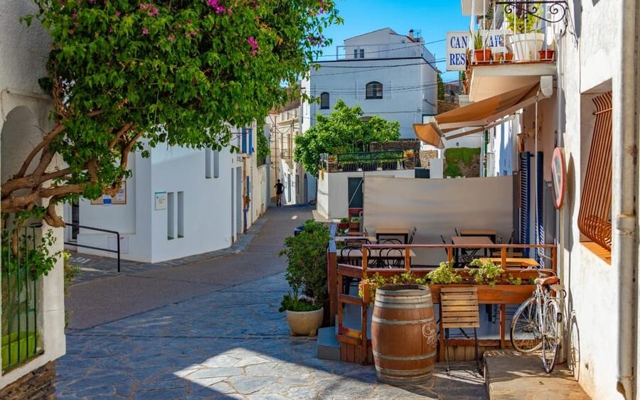From Barcelona: Girona, Figueres, Dalí Museum, and Cadaqués - Girona, Figueres, Cadaqués: The Logic of This Day Trip