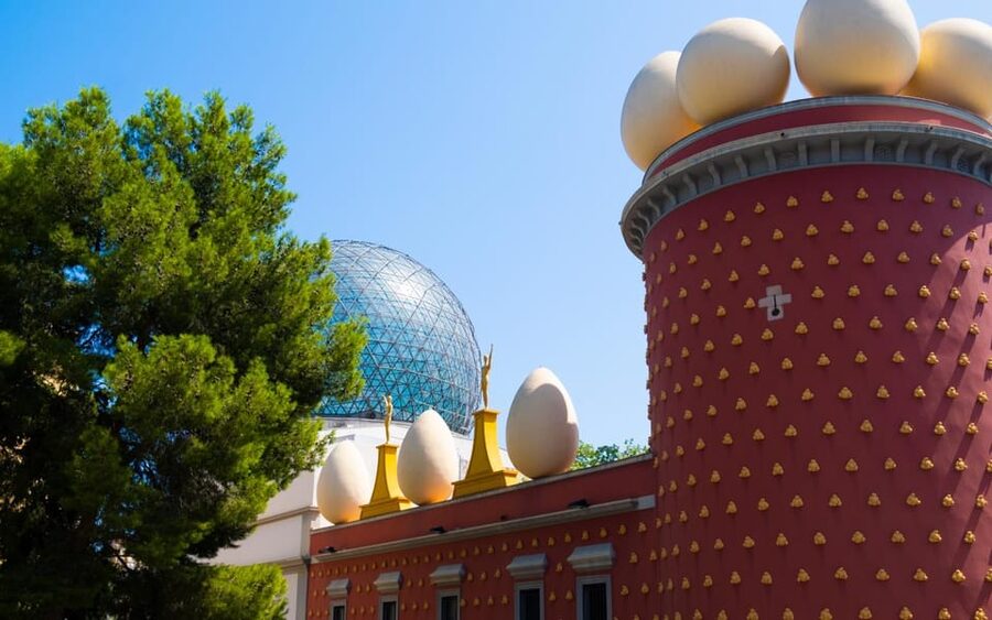 From Barcelona: Girona, Figueres, Dalí Museum, and Cadaqués - Girona’s Medieval Streets and the Jewish Quarter on Foot