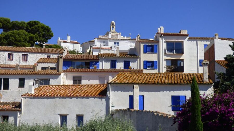 From Barcelona: Girona, Figueres, Dalí Museum, and Cadaqués - Guides Like Flavia and Xavi Make the Difference