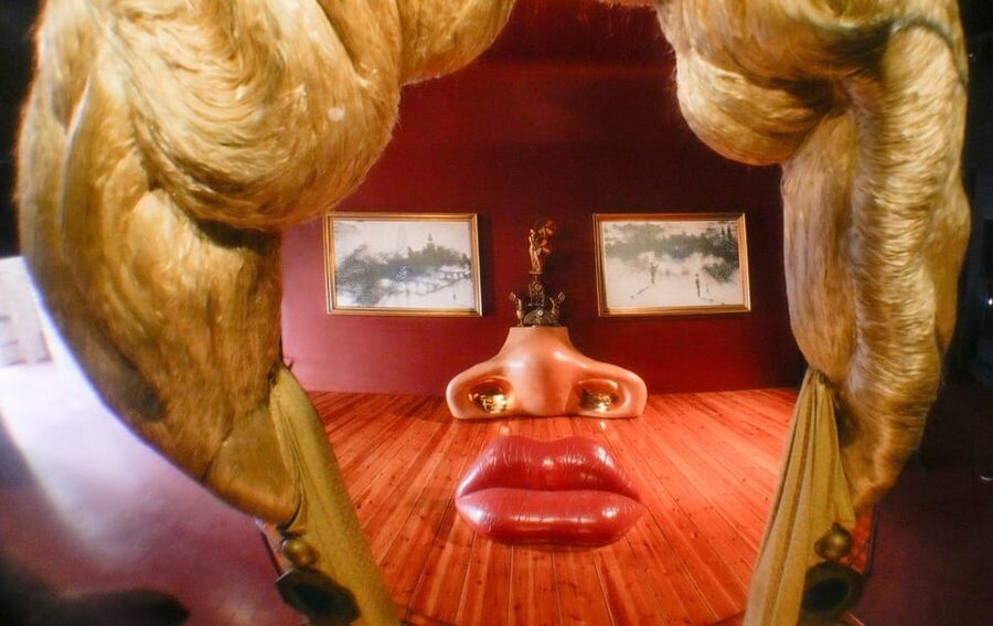 From Barcelona: Girona Guided Tour & Dalí Museum in Figueres - Getting value from a museum time limit
