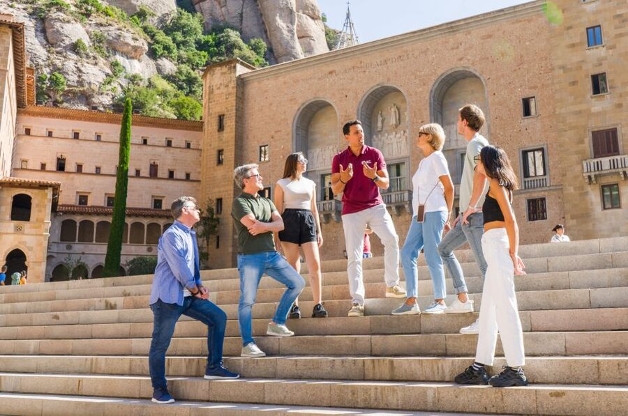 From Barcelona: Half-Day Montserrat Experience - Your 2 Hours of Free Time: Choosing Between Views, Museum Time, and Funicular
