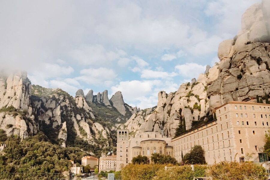 From Barcelona: Montserrat & Cava Winery Day Trip - Quick hits I’d plan around