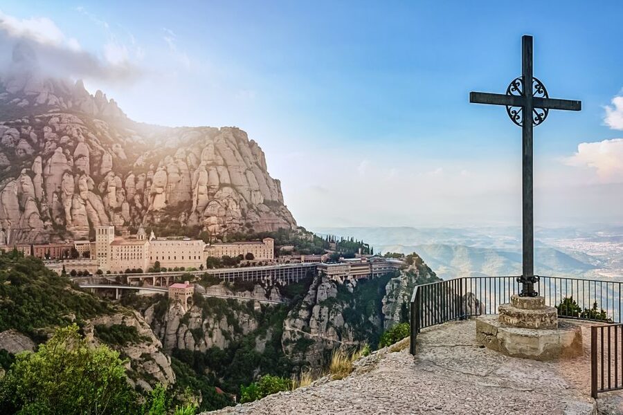 From Barcelona: Montserrat Day Trip with Optional Tickets - Guided Monastery Time: Benedictine Abbey and La Moreneta
