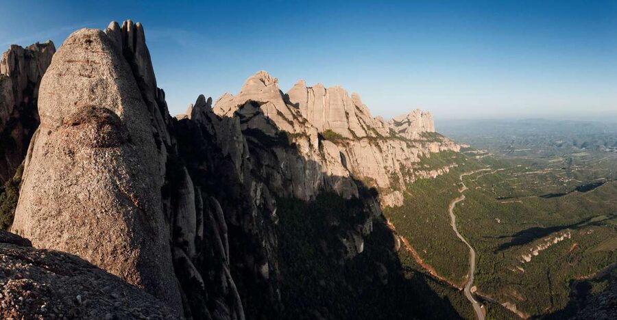 From Barcelona: Montserrat Full-Day Trip with Guided Hike - From Barcelona to Montserrat: the pace feels right