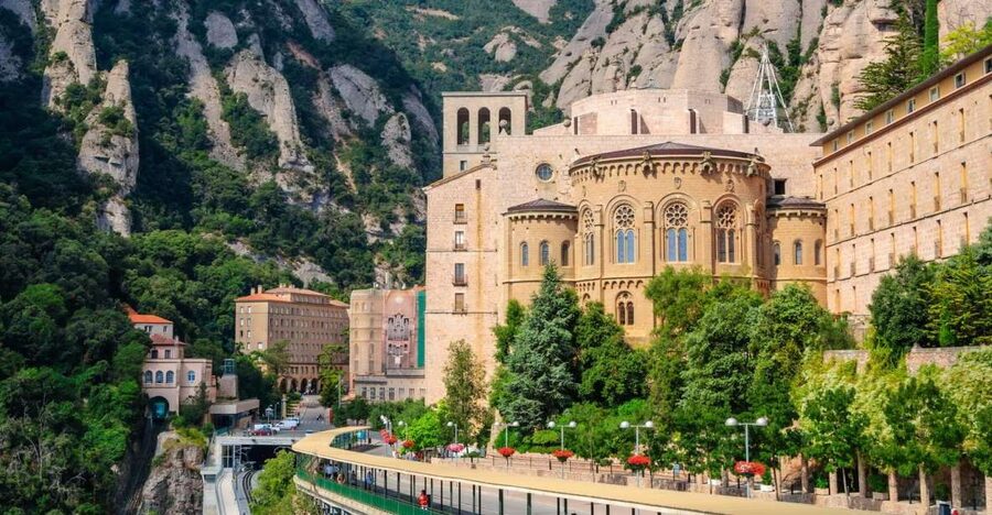 From Barcelona: Montserrat Private Day Trip With Pickup - The boys choir at Escolania, timing is everything