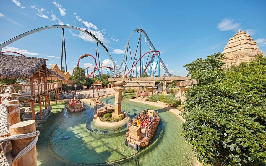 From Barcelona: PortAventura Theme Park Ticket & Transfer - Getting on the Right Bus in Barcelona (and Finding the Ticket Desk Fast)