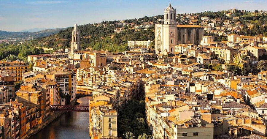 From Barcelona: Private Medieval Girona Half-Day Tour - Pickup and drive in a private van, so you lose less time