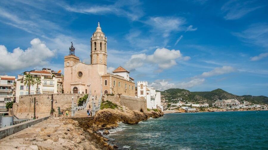 From Barcelona: Tarragona & Sitges Full Day Tour with Pickup - Les Ferreres Aqueduct, also called the Devil’s Bridge