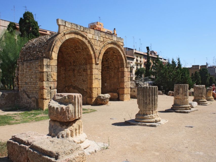 From Barcelona: Tarragona & Sitges Full Day Tour with Pickup - Sitges walking tour: modernist streets and sea-air charm