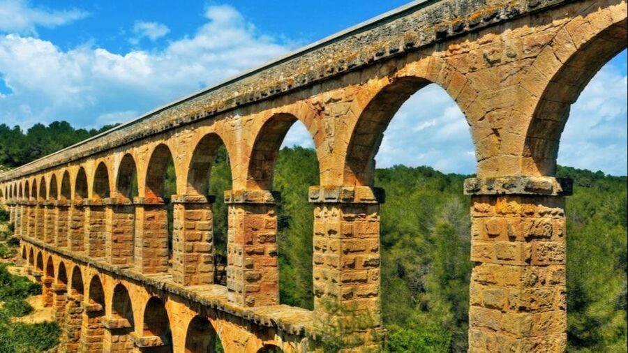 From Barcelona: Tarragona & Sitges Full Day Tour with Pickup - Pickup and the private minivan advantage