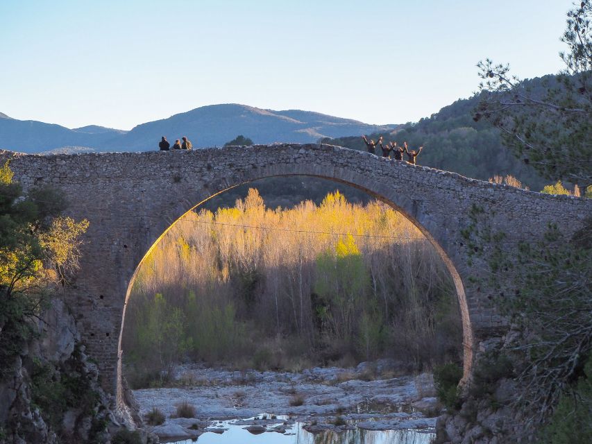 From Girona: Besalú, Banyoles & Historical Garrotxa Day Trip - A Hanging Village and a Lake Day Trip from Girona