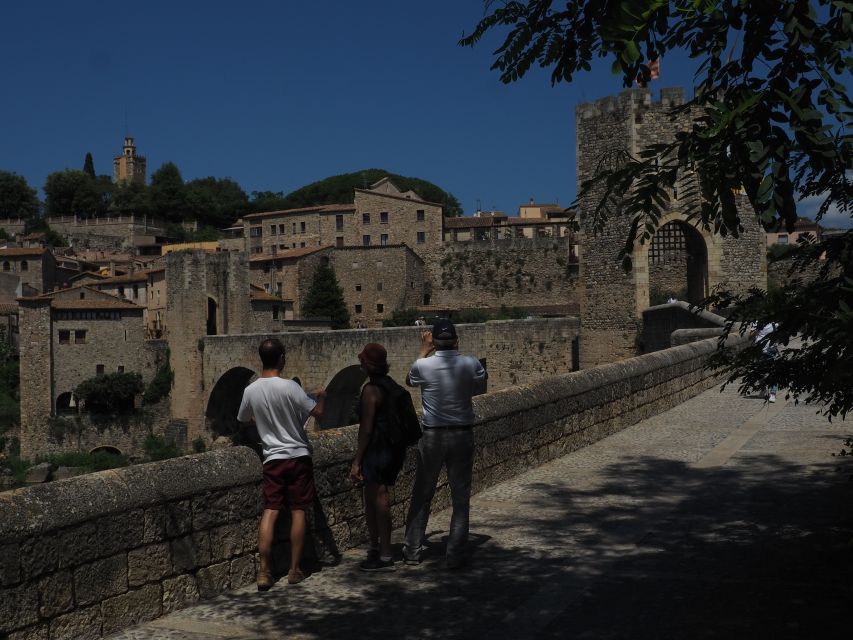 From Girona: Besalú, Banyoles & Historical Garrotxa Day Trip - Lake of Banyoles Stroll: Green and Blue Calm After Medieval Streets