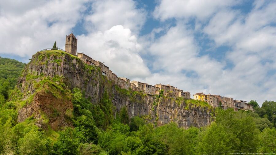 From Girona: Besalú, Banyoles & Historical Garrotxa Day Trip - Price and What You Actually Get for $159