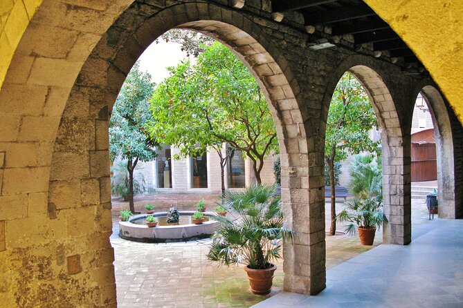 Full-Day Barcelona Tour by Sidecar Motorcycle - Outside-only UNESCO stops: Gaudi and Domènech i Muntaner, plus real photo time