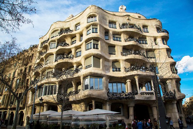 Full-Day Private Tour with Sagrada Familia and Paella - Plaça Catalunya to Passeig de Gràcia: Gaudí without ticket juggling