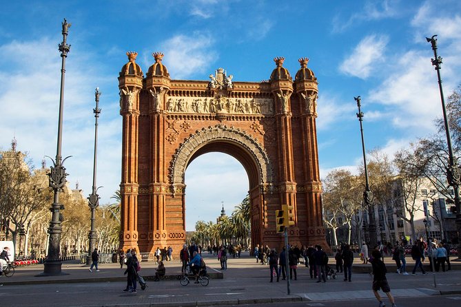 Full-Day Private Tour with Sagrada Familia and Paella - Montjuïc cable car and viewpoints: the city’s big photo moment