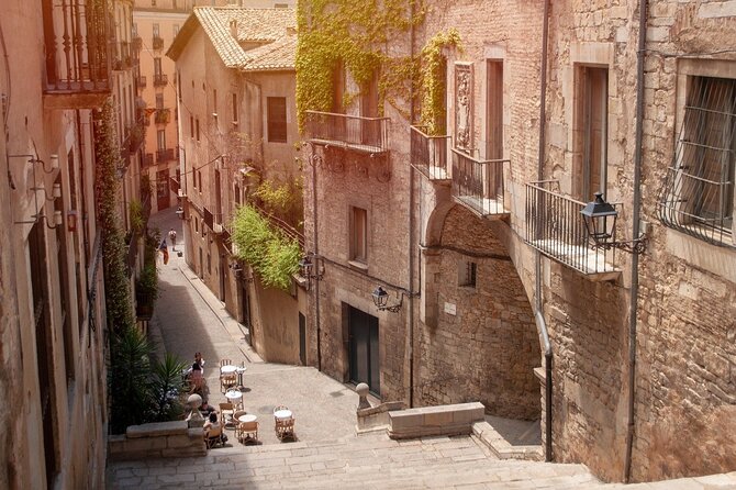 Game of Thrones: Medieval Girona Private Tour with Hotel pick-up - Eiffel Bridge, Onyar River façades, and those classic photos