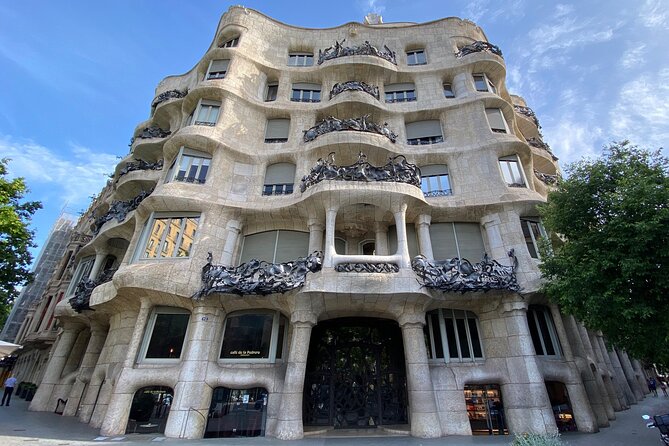 Gaudí and Barcelona Legends - Private Tour - Price and time: what $94.63 buys you