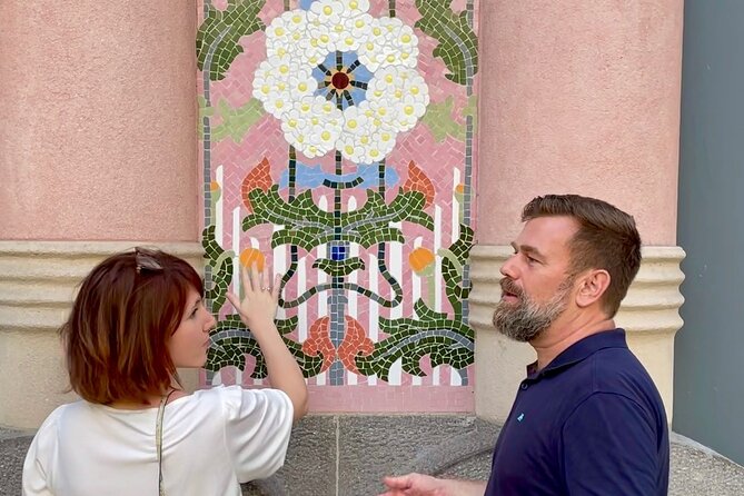 Gaudí and Barcelona Legends - Private Tour - Casa Amatller, Casa Morera, and the Block of Discord logic