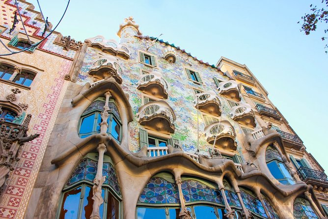 Gaudi Private Tour with Sagrada Familia & Park Guell Tickets - Price and logistics: is it worth $566.78 per person?