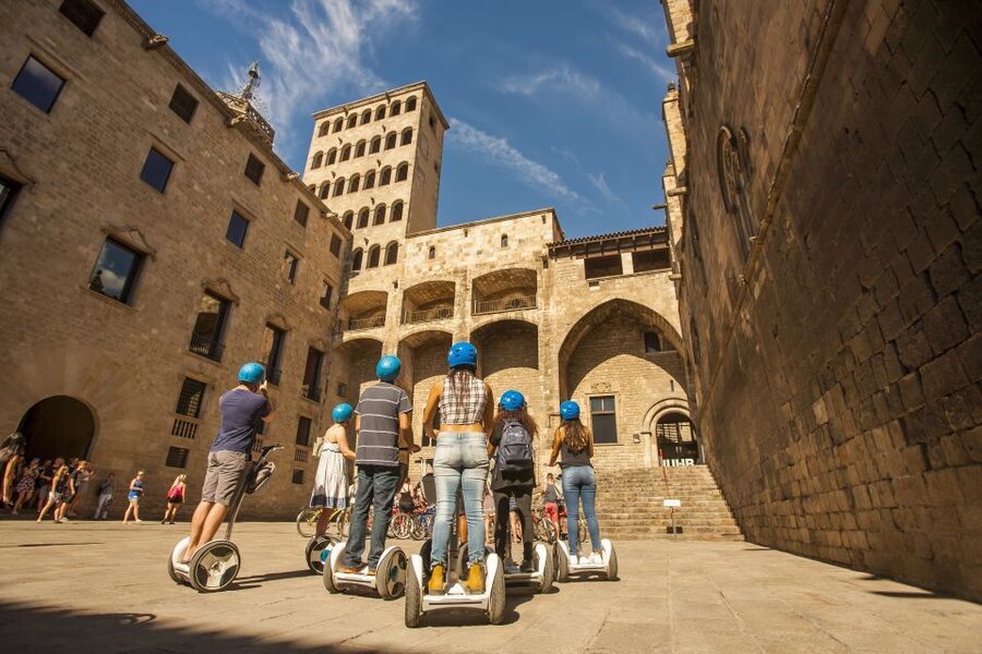 Gaudi's Barcelona 2-Hour Segway Tour with a Live Guide - How the guide controls the ride: small groups, photo stops, and smart flexibility