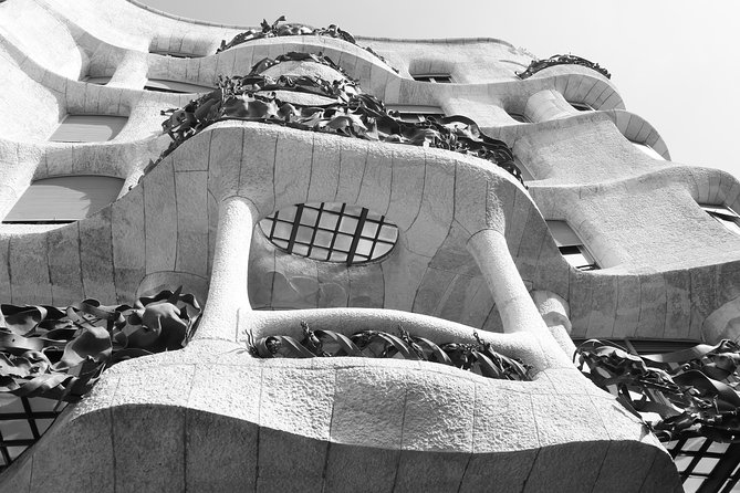 Gaudi's Casa Batlló and La Pedrera with Chocolate Tasting - Key Highlights at a Glance
