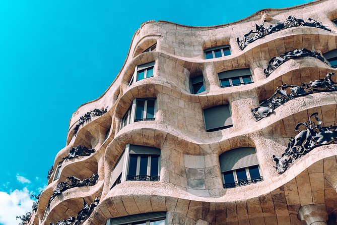 Gaudi's Casa Batlló and La Pedrera with Chocolate Tasting - Casa Batlló Skip-the-Line, Rooftop Views, and Interior Focus