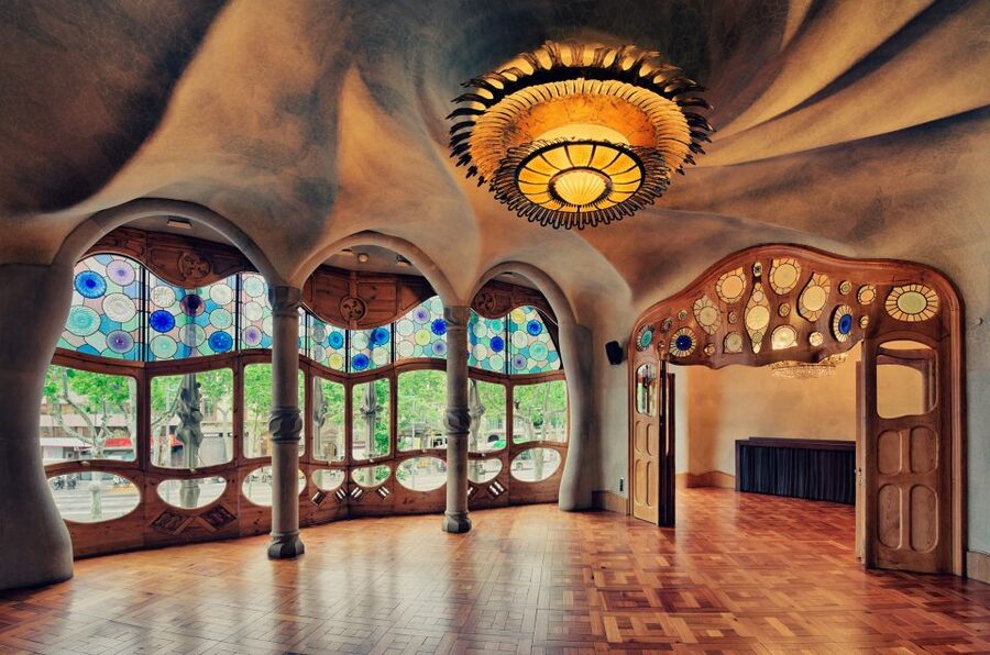Gaudi's Masterpieces Private Tour in Barcelona - Casa Batlló: the house of bones and the dragon feel