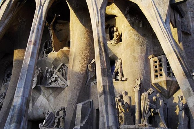 Gaudi's Modernist Legacy: Small Group Walking Tour - Stop 5: Casa Milà (La Pedrera), UNESCO and nature’s influence