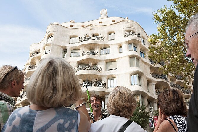 Gaudi & Sagrada Familia Donation-Based Tour in English - How the Plaça Reial start sets the tone