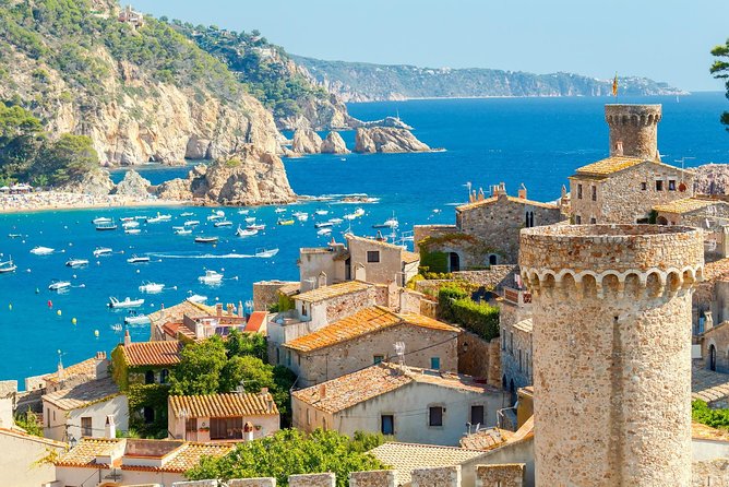 Girona and Costa Brava Private Tour with Pick-up from Barcelona - The El Call Jewish Quarter walk: streets with real context