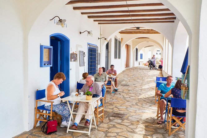 Girona and Costa Brava Private Tour with Pick-up from Barcelona - Pickup, ride comfort, and the “no luggage” rule